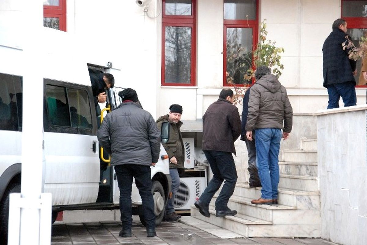 Fetö Operasyonu Kapsamında 10 Kişi Adliyeye Sevk Edildi