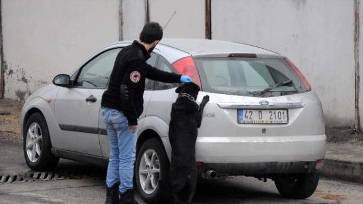 Gaziantep\'te, Çalıntı Otomobil Terk Edilmiş Bulundu