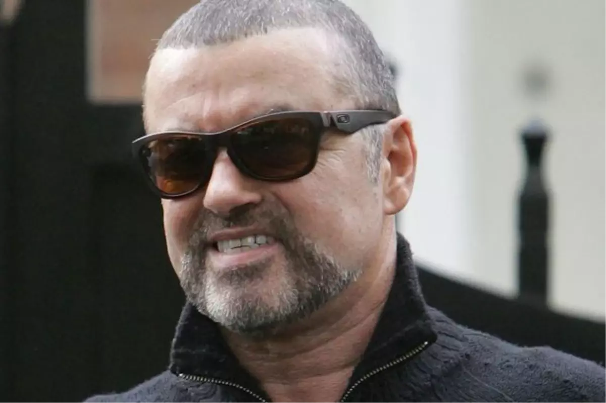 Dünyaca Ünlü Şarkıcı George Michael, Hayatını Kaybetti