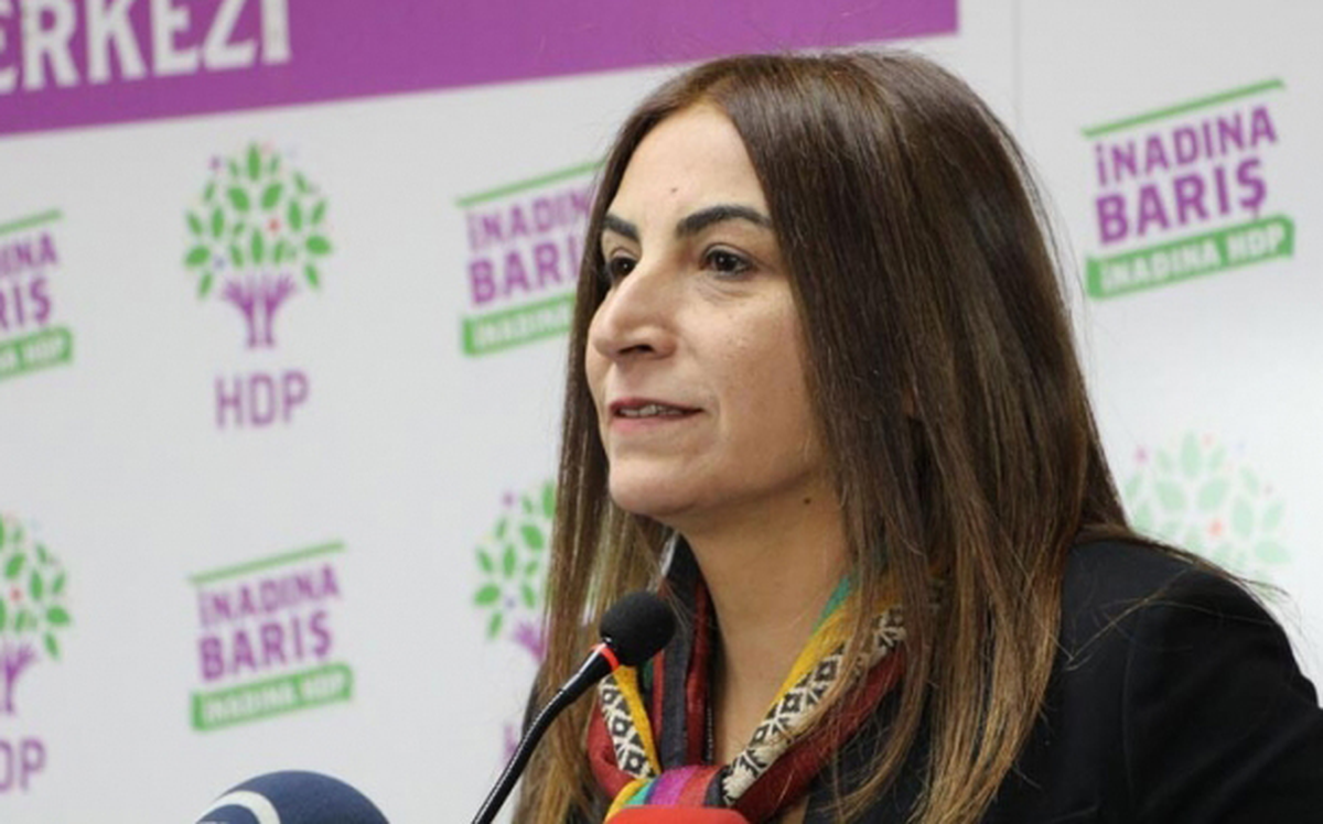 Hdp Eş Genel Başkan Yardımcısı Aysel Tuğluk, Bu Sabah Ankara\'da Gözaltına Alındı.