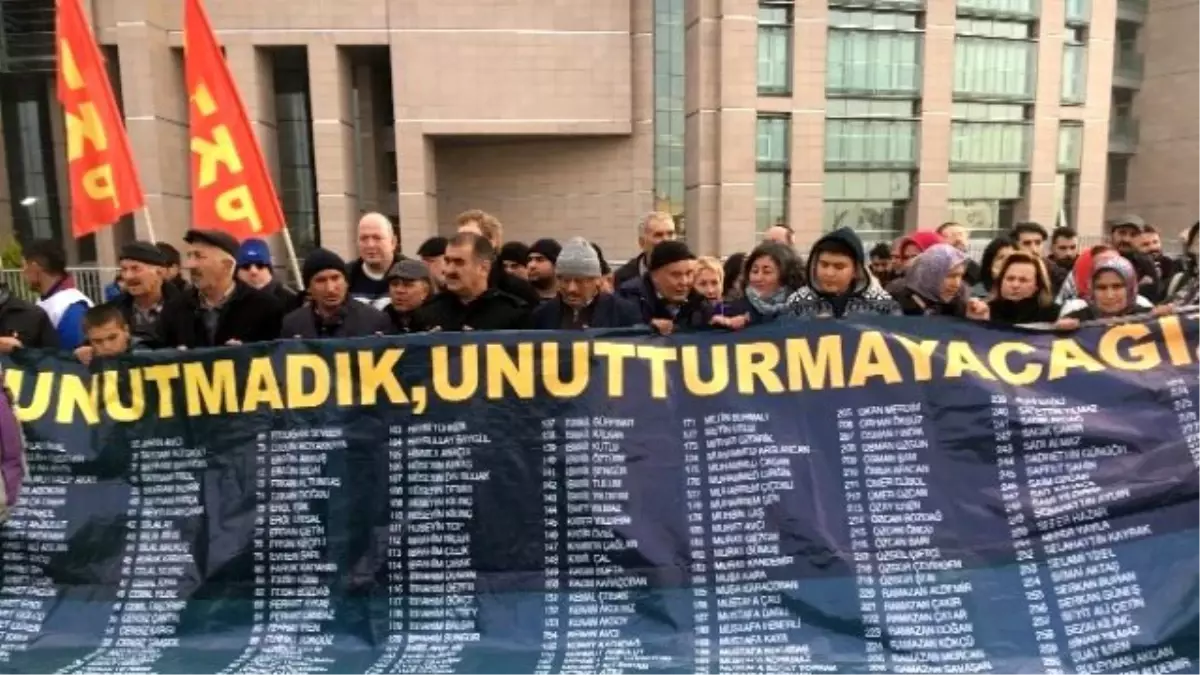 Madenci Ailelerden Adliye Önünde Açıklama