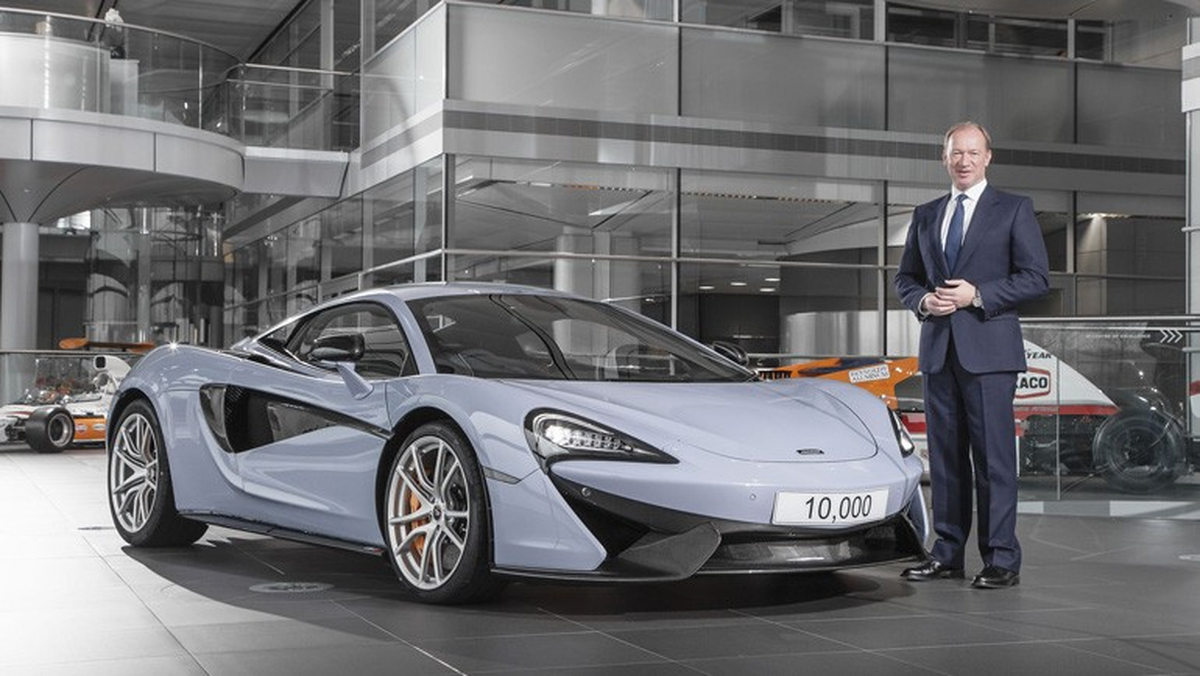 Mclaren, On Bininci Aracını Kutluyor!