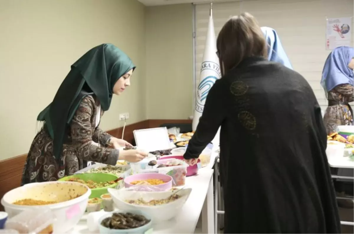 Öğrenciler Haleplilere Yardım İçin Kermes Düzenledi