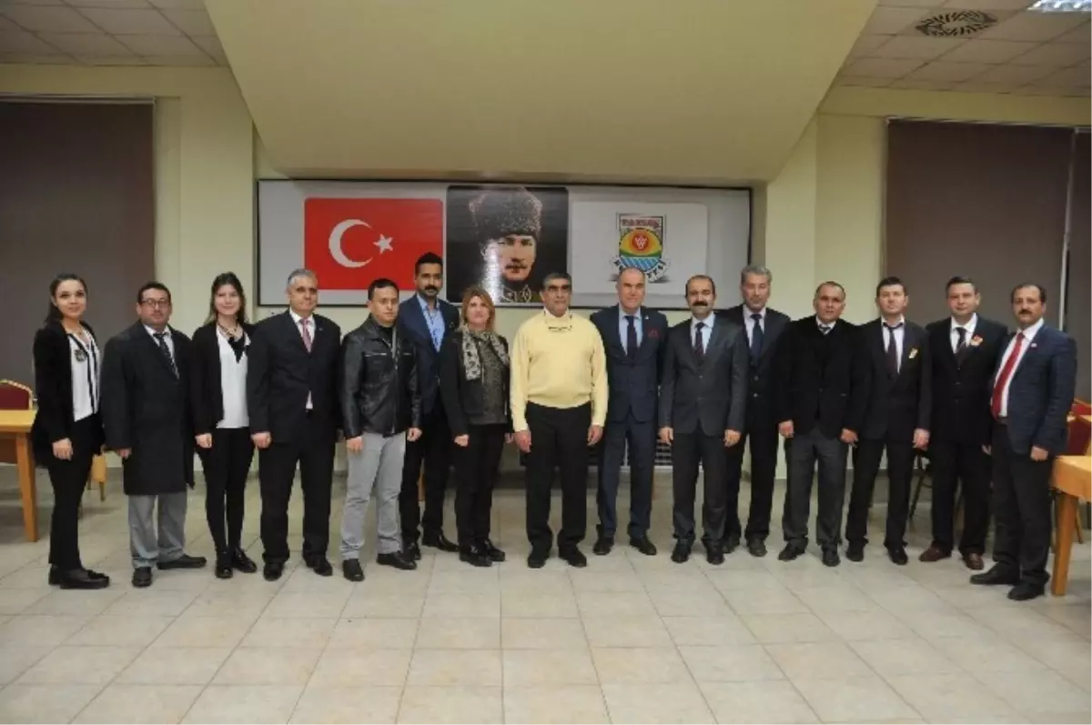 Satranç ve Briç Turnuvası Yoğun İlgi Gördü