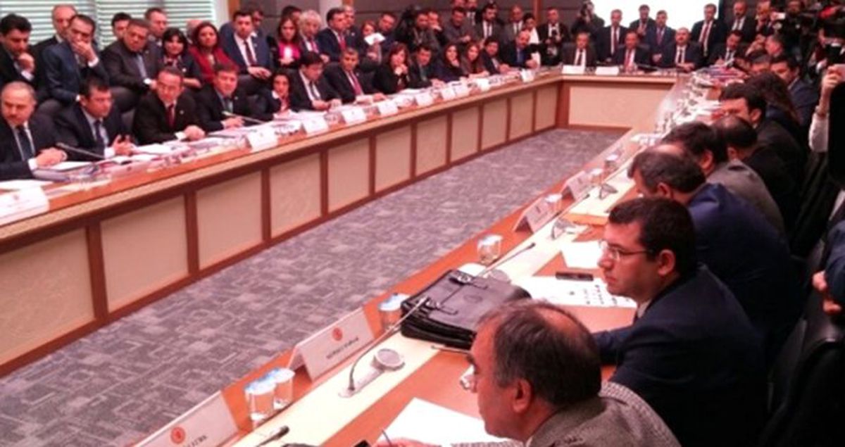 Anayasa Değişiklik Teklifinin İlk Maddesi Komisyonda Kabul Edildi!