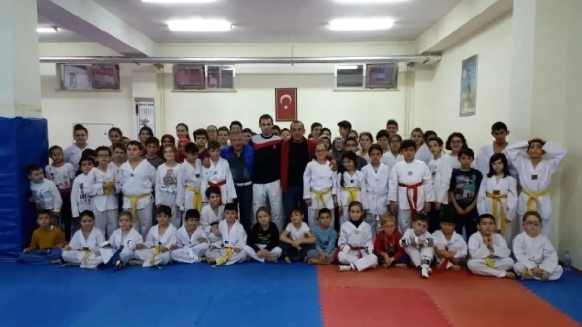 Taekwondo\' da Kepez Çaylıoğluspor Fırtınası Esti