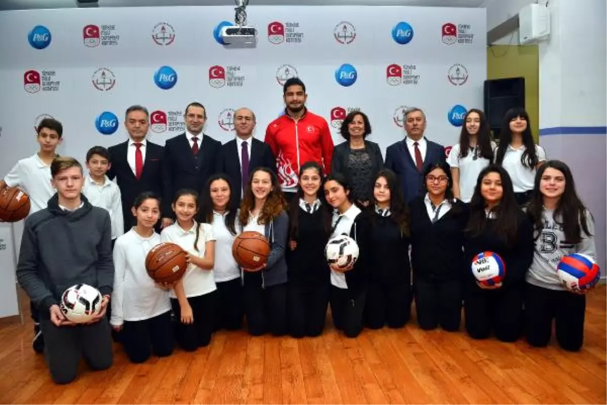 Taha Akgül: "İnanıyorum Ki Yarının Şampiyonları Bu Sıralardan Çıkacak"