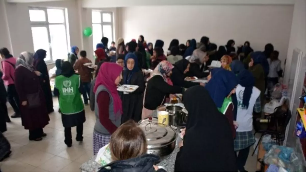 Tatvan\'da Halepliler İçin Kermes Düzenledi