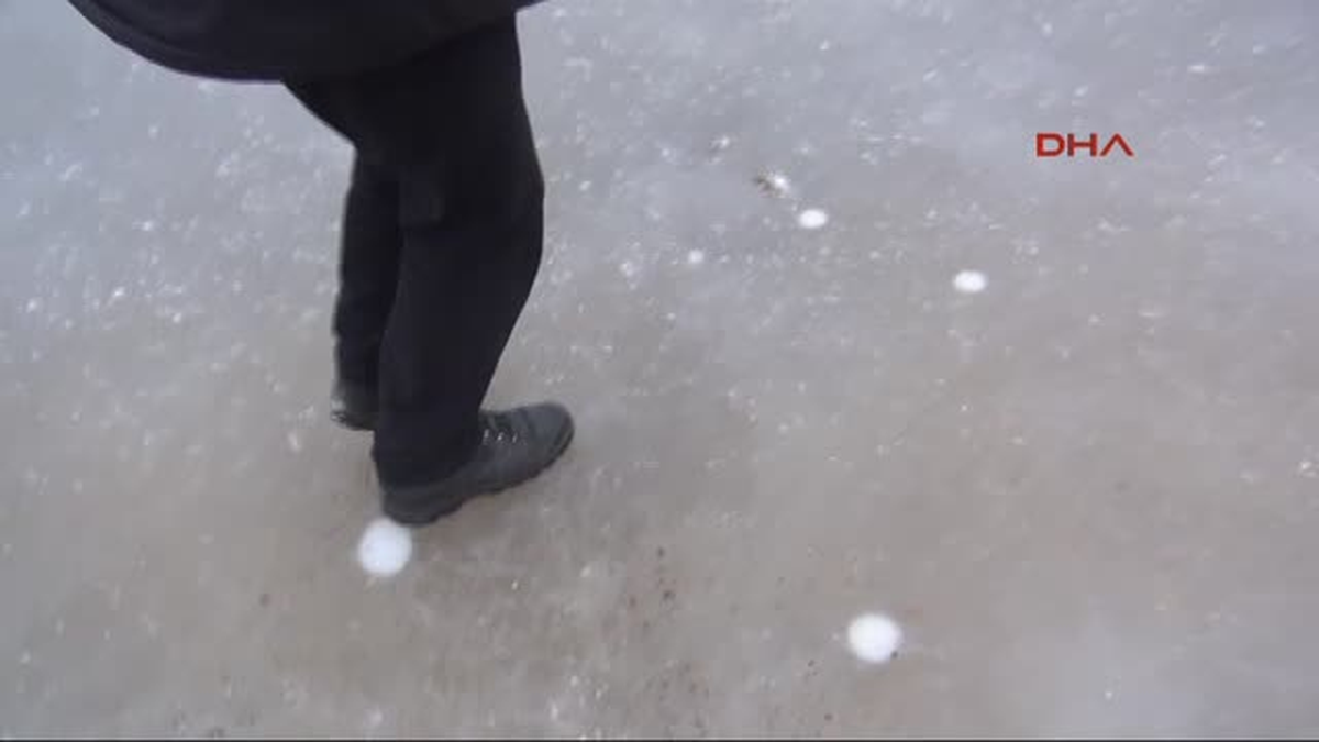 Tokat\'ta Sulugöl Göleti Dondu