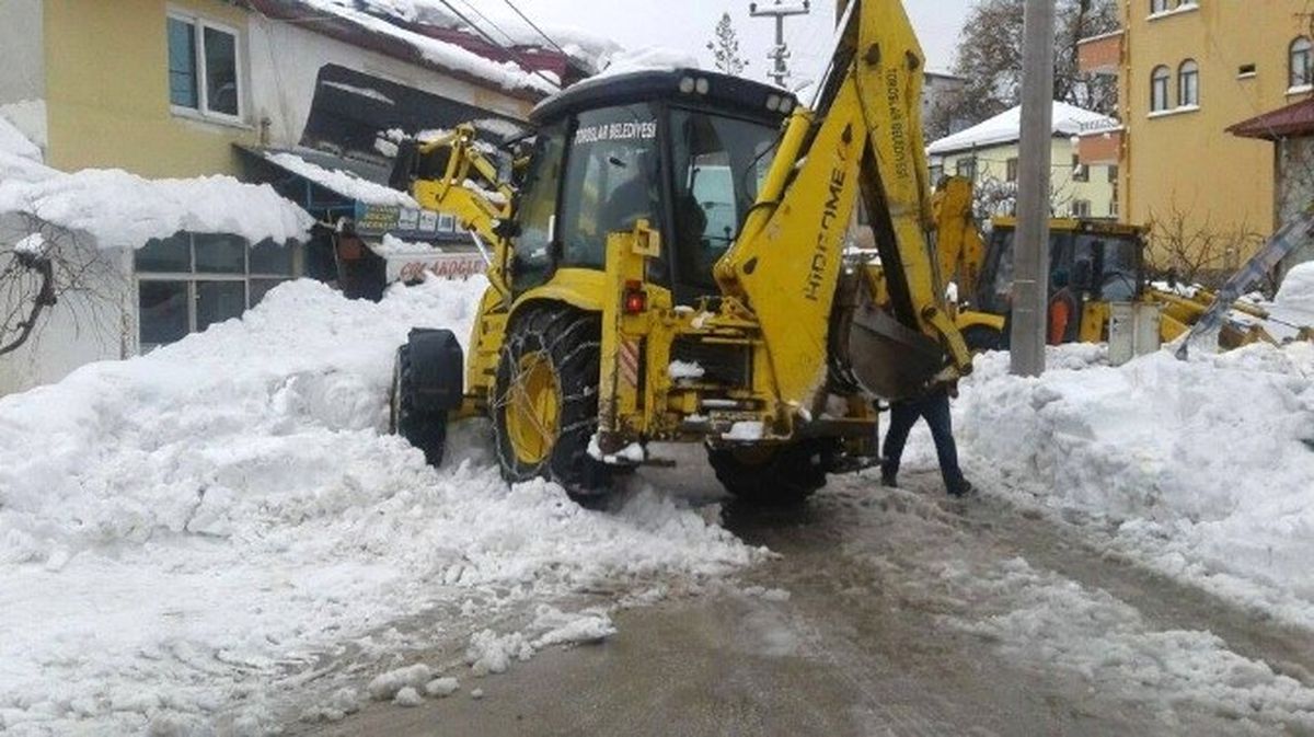 Toroslar\'da Kardan Kapanan Yollar Açılıyor