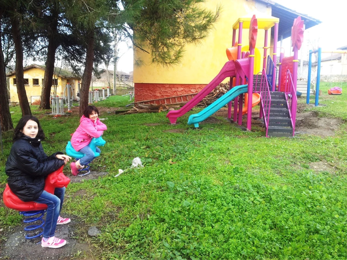Trabzon Büyükşehir Belediyesinden Okullara Çocuk Parkı