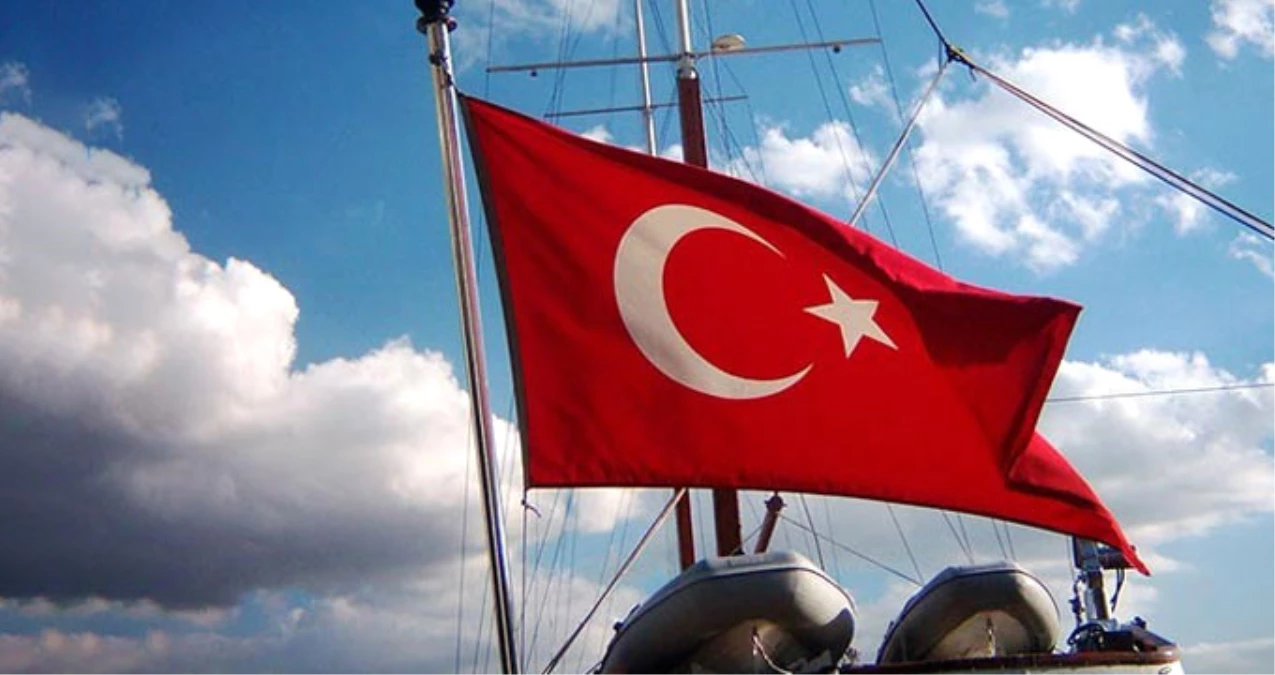 Türk Bayrağı Takan Yata Vergi ve Harç Kaldırılıyor