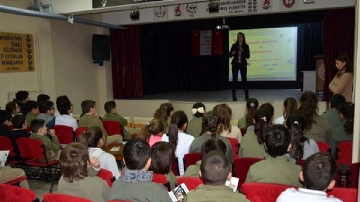 Ulaş\'ta Öğrencilere Bağımlılıkla Mücadele Eğitimi Verildi