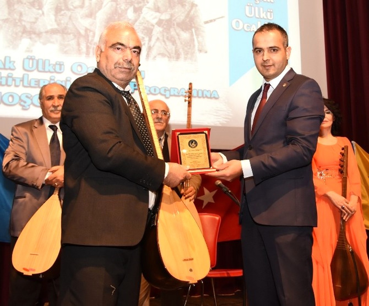 Uşak Ülkü Ocakları, Sarıkamış Şehitleri Konulu "Aşıklar Gecesi" Düzenledi