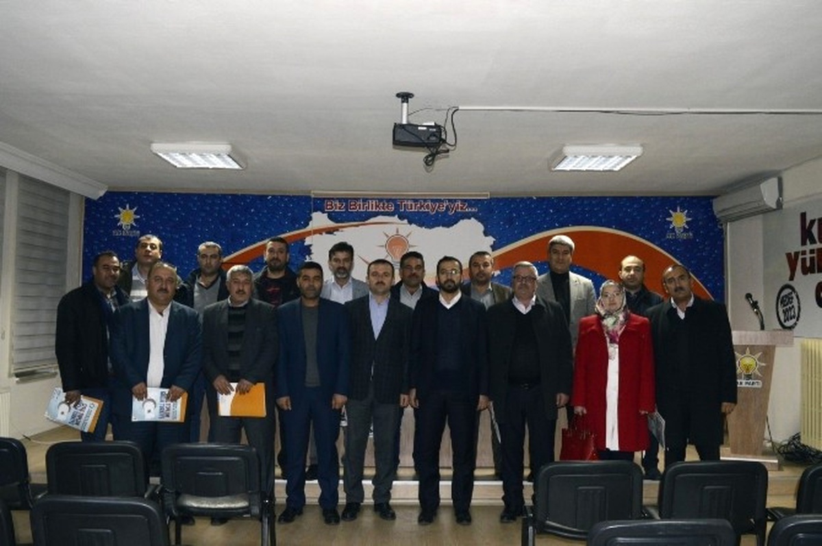 AK Parti\'de İlçe Başkanları İstişare Toplantısı Yapıldı