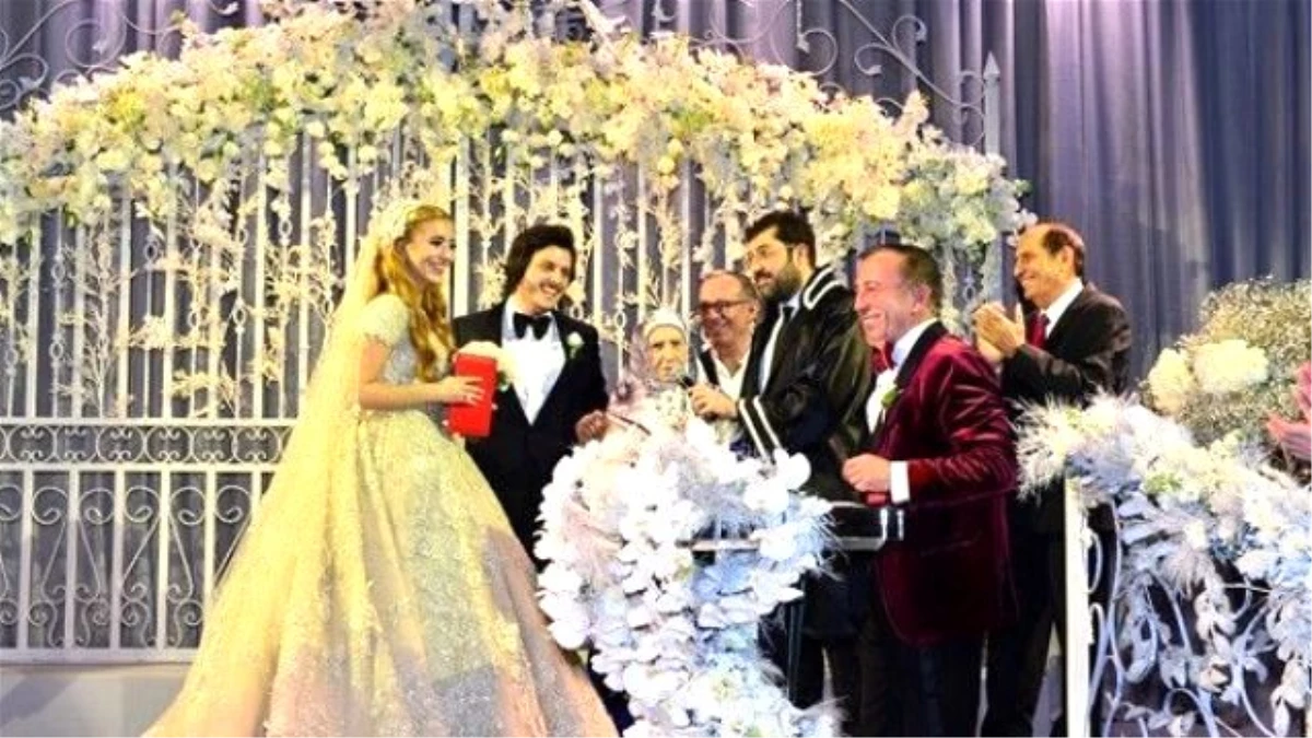 Ali Ağaoğlu\'nun Kızı Sena Ağaoğlu\'nun Düğün Yüzüğü