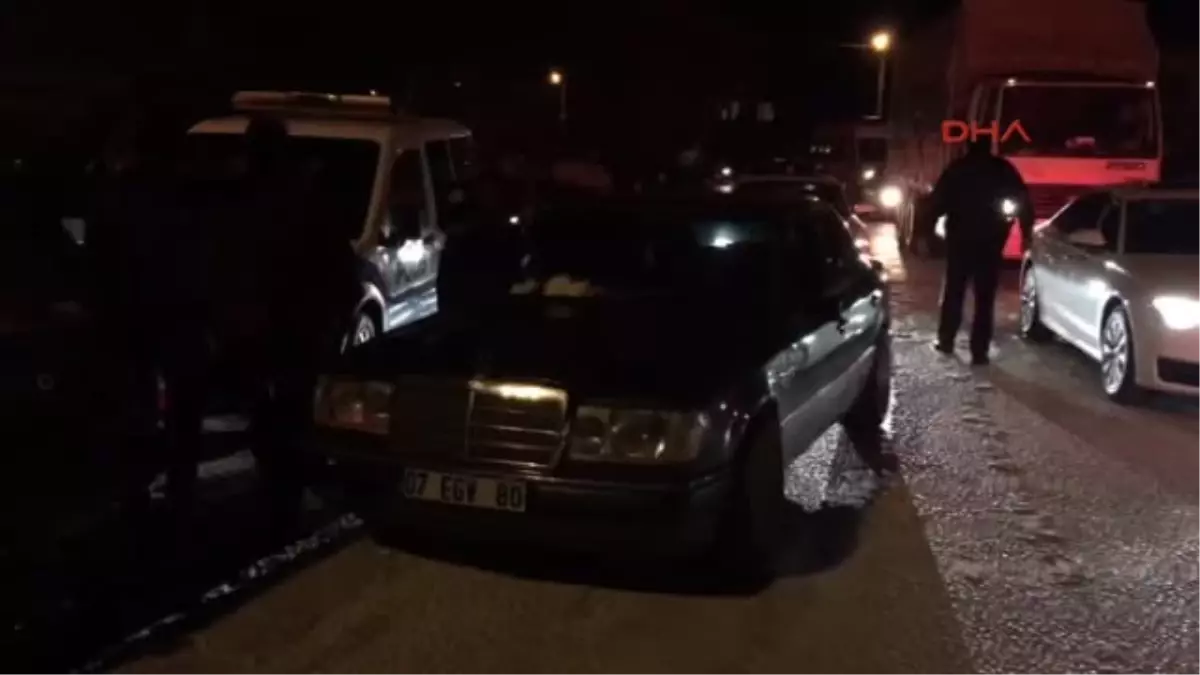 Antalya\'da Jandarma Ekiplerine Ateş Açıldı: 1 Asker Yaralı