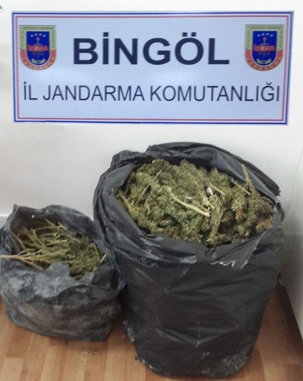Bingöl\'de 16 Kilo Esrar Ele Geçirildi