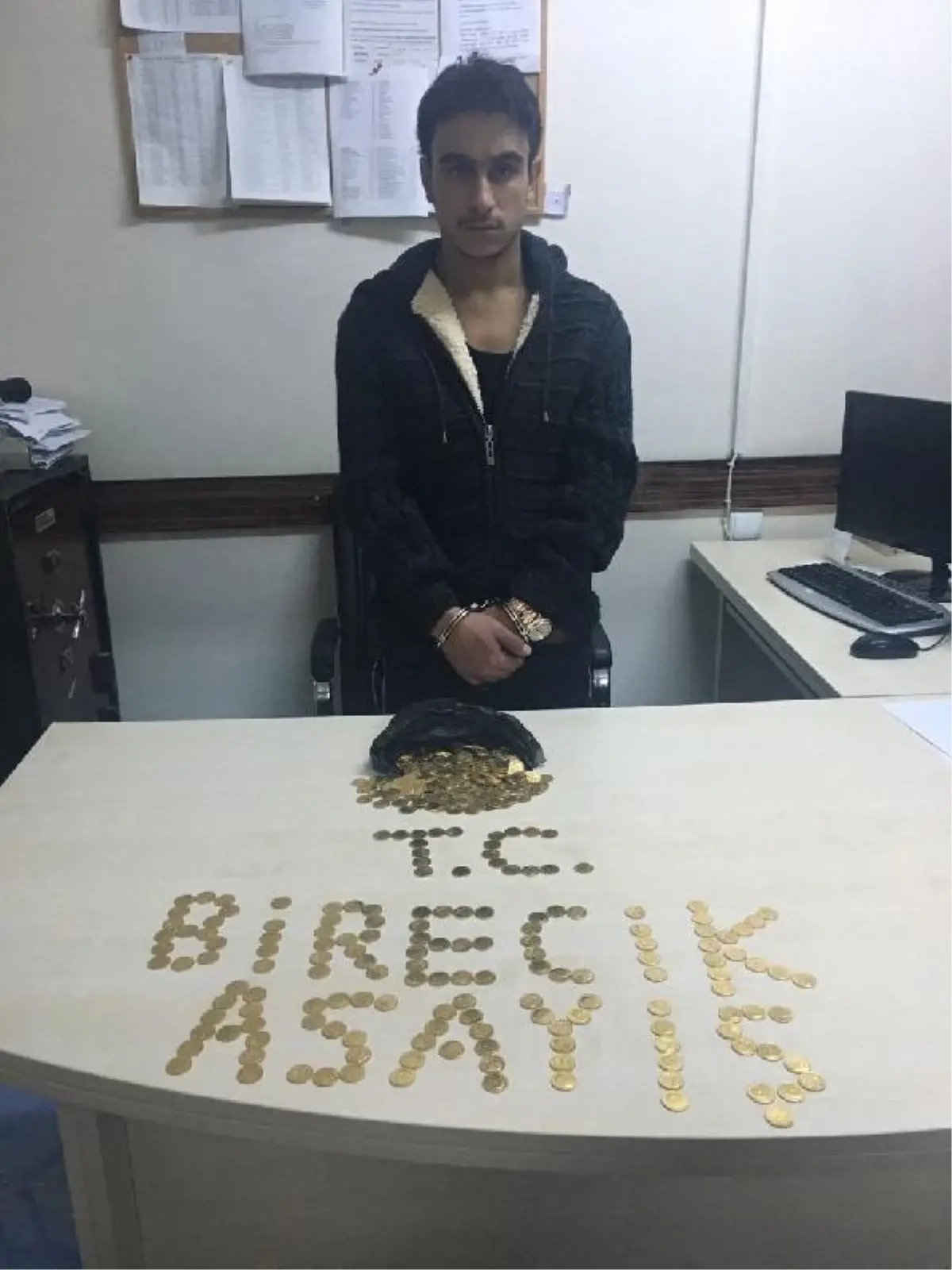 Birecik\'te Sahte Suriye Altını Ele Geçti