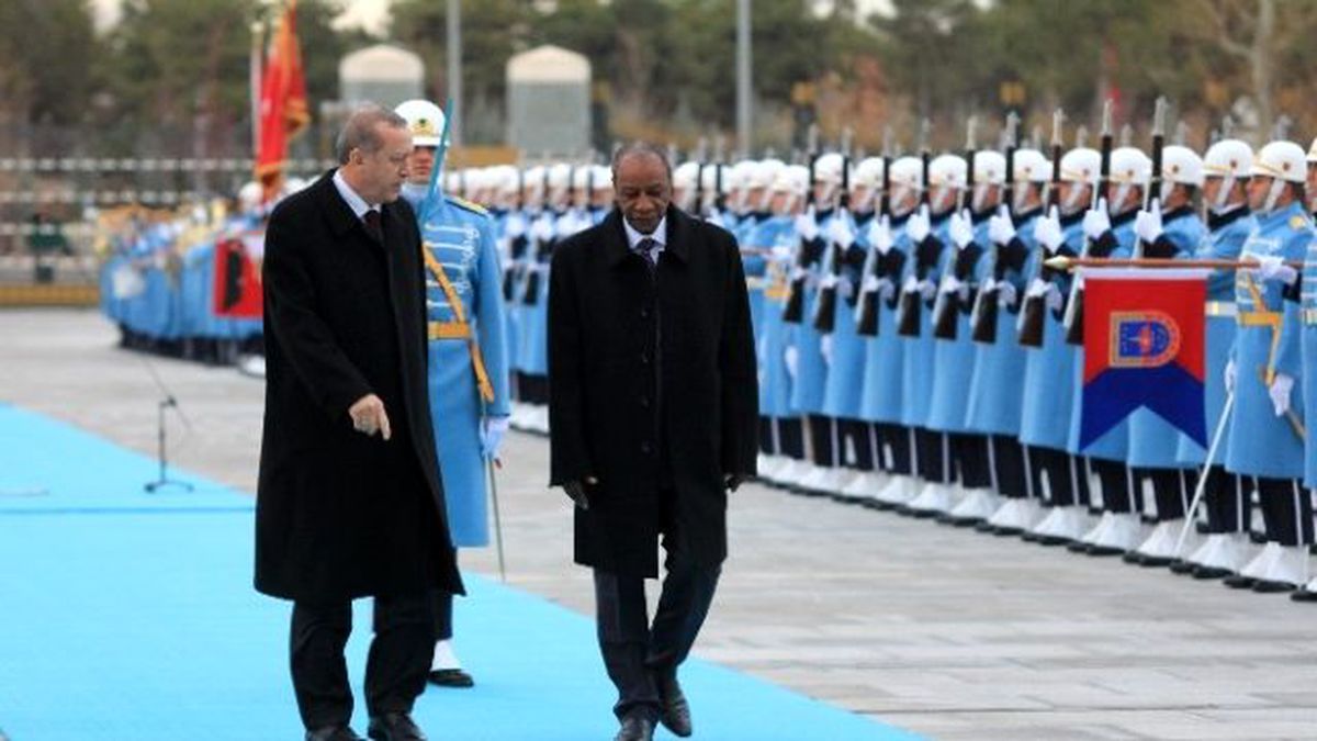 Dha Ankara- Cumhurbaşkanı Erdoğan, Gine Cumhurbaşkanı Alpha Conde\'yi Resmi Törenle Karşıladı (2)