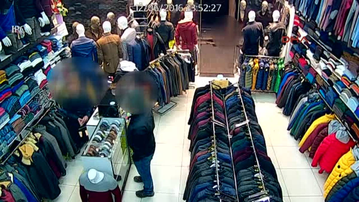 Diyarbakır \'Terör Dosyan Var\' Diyerek Cezaevi Firarisinden Rüşvet Alan Polislere Operasyon