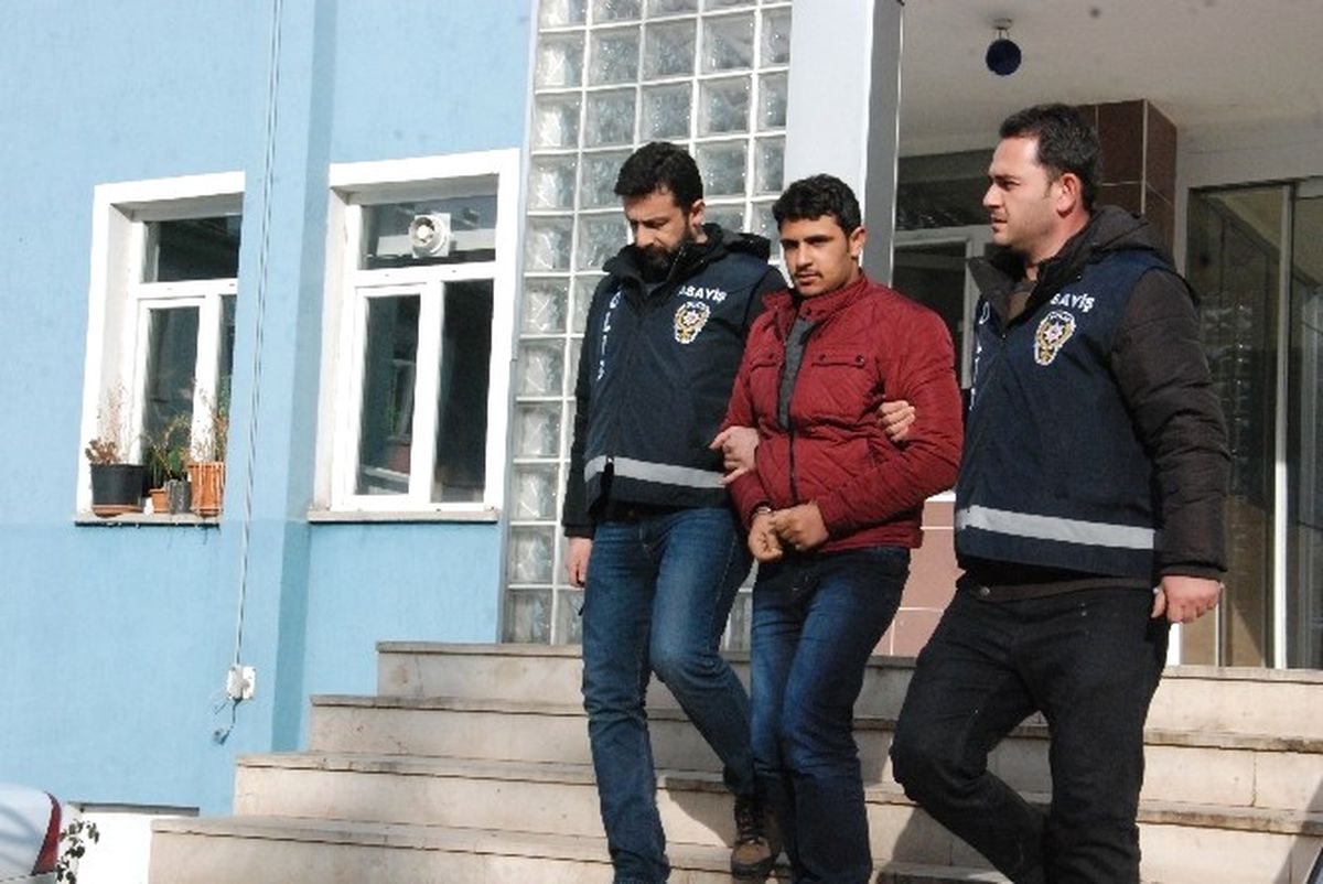 Fetö\'yü Kullanarak Polis Annesini Dolandırdılar