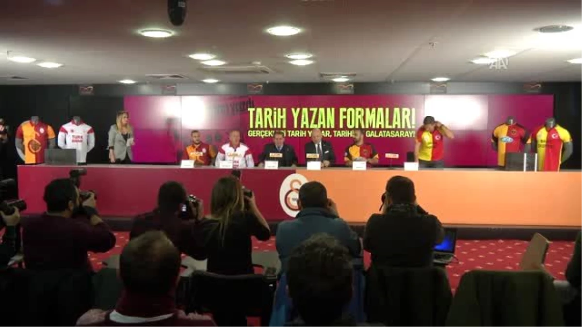 Galatasaray, Klasik Formalarını Tanıttı