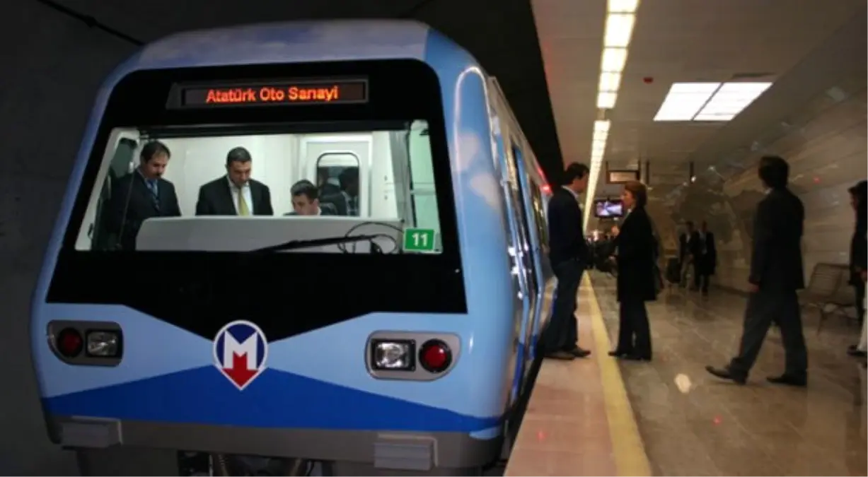 İstanbul\'da Metro Seferlerinde Aksama