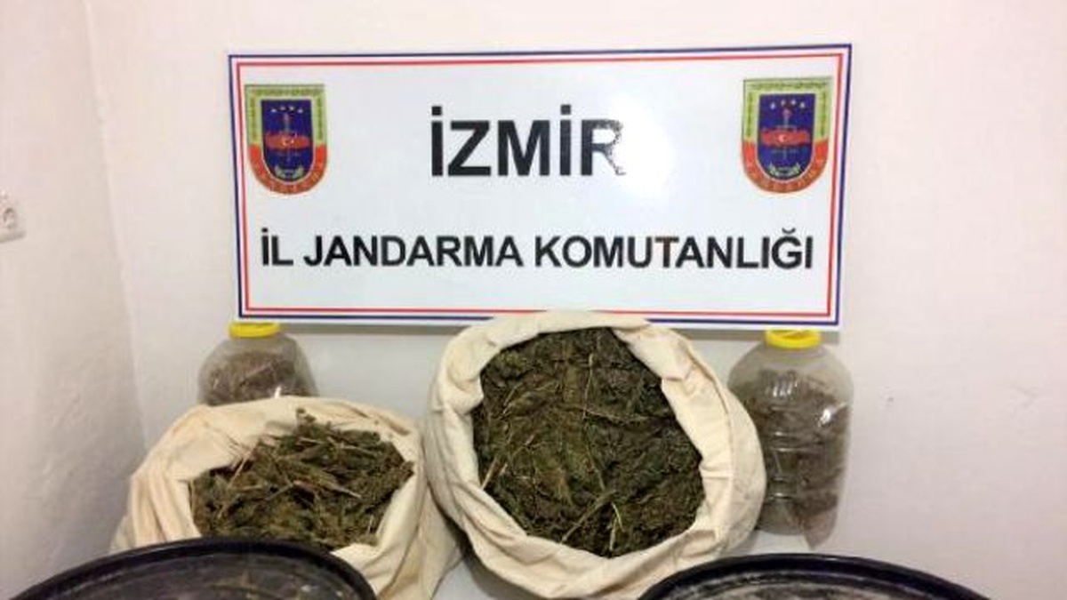 Izmir Bergama\'da 14 Kilo 939 Gram Esrar Ele Geçirildi