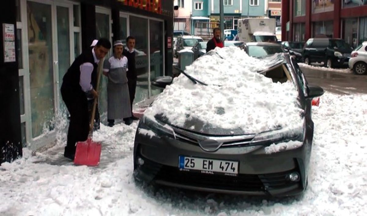 Kar Kütlesi, Aracı Hurdaya Çevirdi