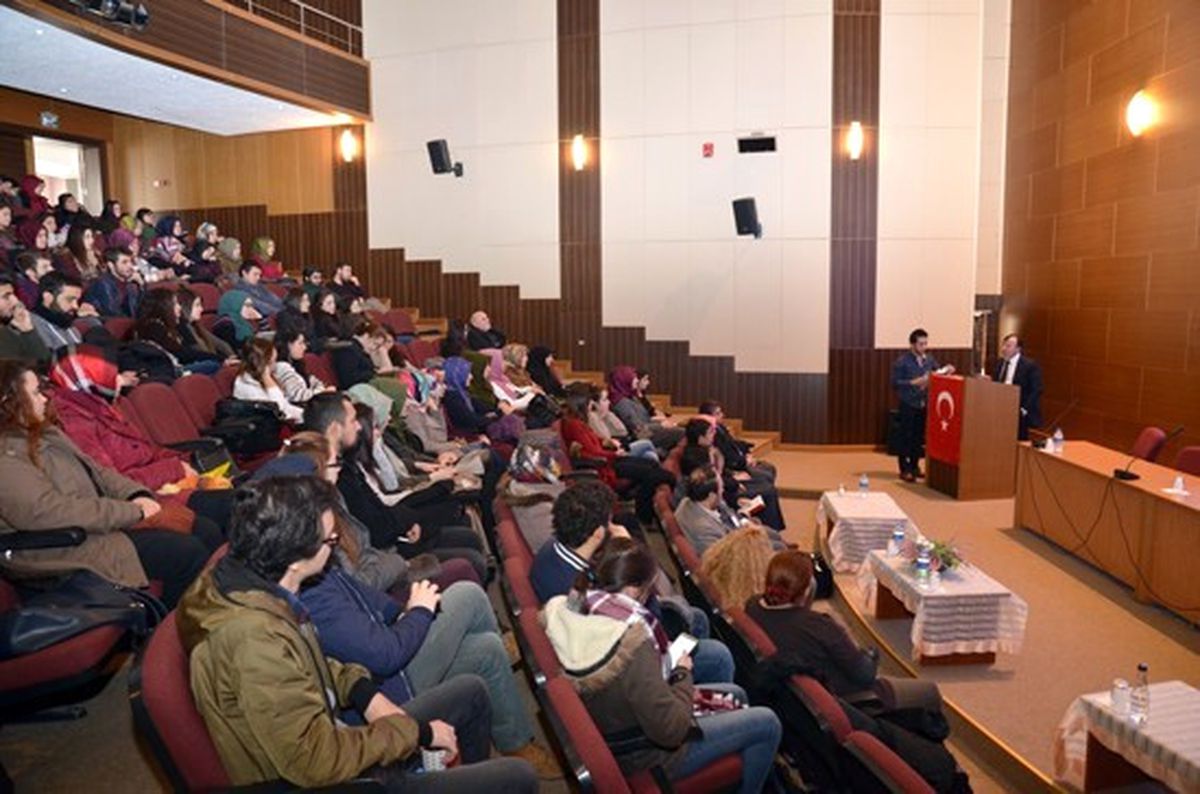 Kırıkkale Üniversitesi\'nde Mehmet Akif Konferansı