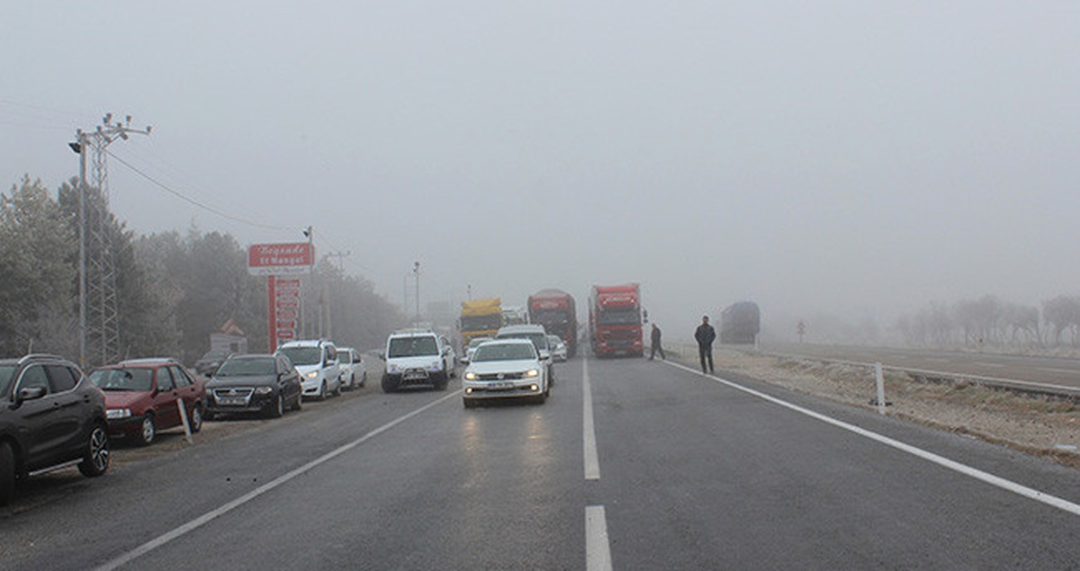 Konya\'da Zincirleme Trafik Kazası: 15 Yaralı