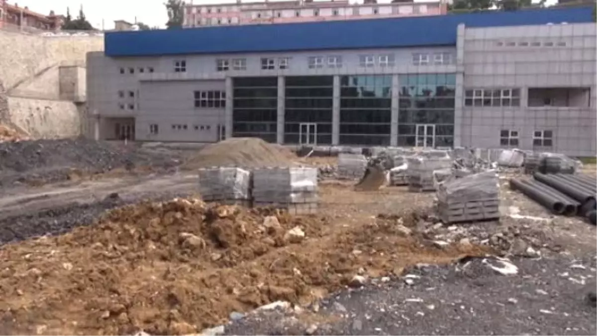 Kumluca\'da Spor Salonu İnşaatına Başlandı