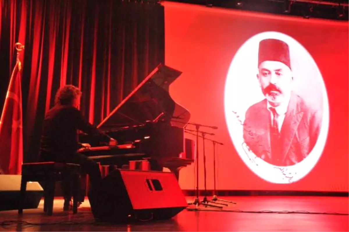 Piyanist Tuluyhan Uğurlu Zonguldak\'ta Konser Verdi