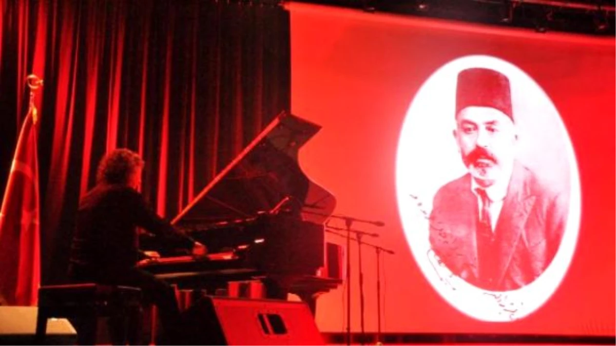 Piyanist Tuluyhan Uğurlu Zonguldak\'ta Konser Verdi