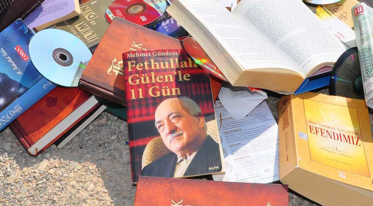 PKK Sempatizanlarının Evinden FETÖ Elebaşı Gülen\'in Kitabı Çıktı!