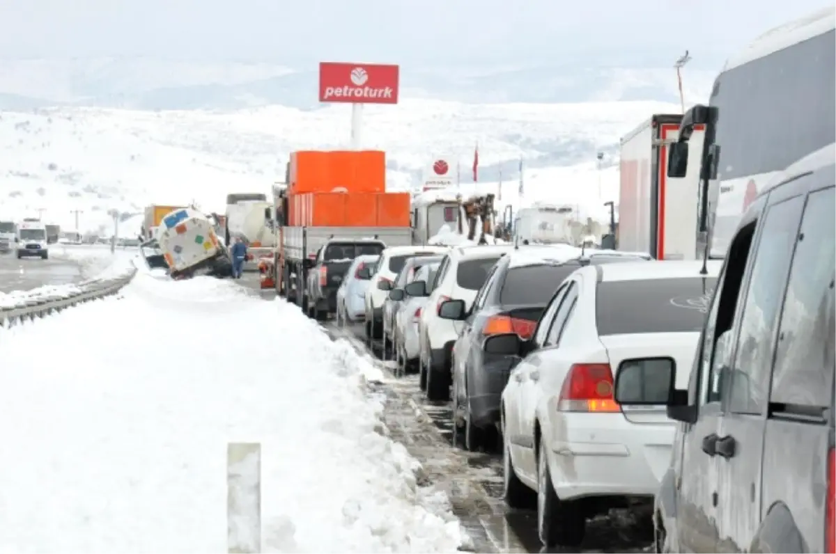 Pozantı-Adana Yolu Trafiğe Kapandı