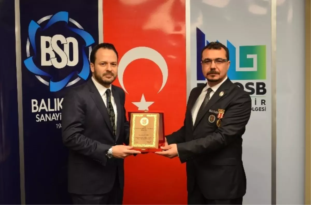 Şehit Ailelerinden Bso\'ya Plaket