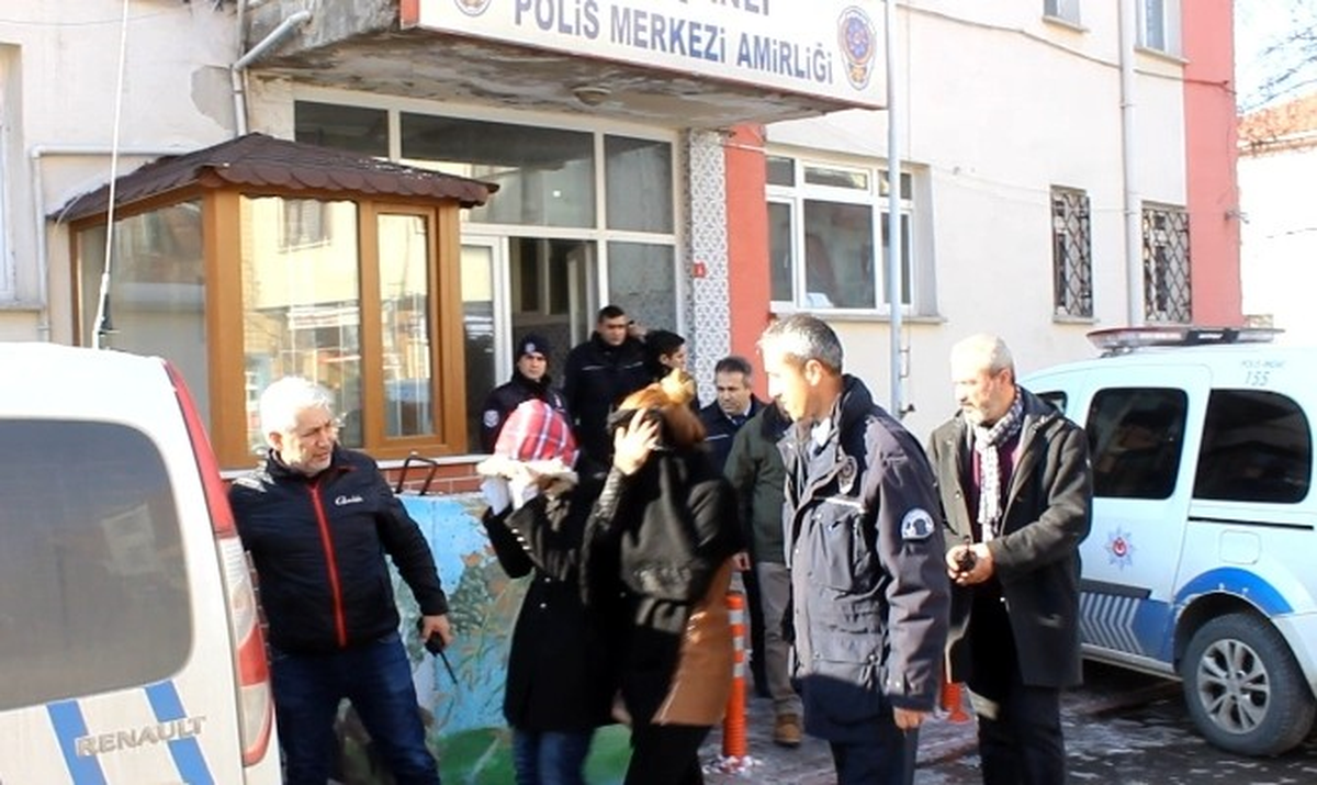 Tavşanlı\'da 3 Kadın Hırsız Yakalandı