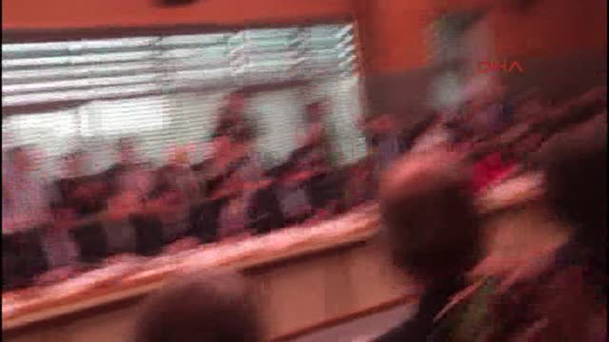 TBMM Anayasa Komisyonu\'nda Kavga Çıktı