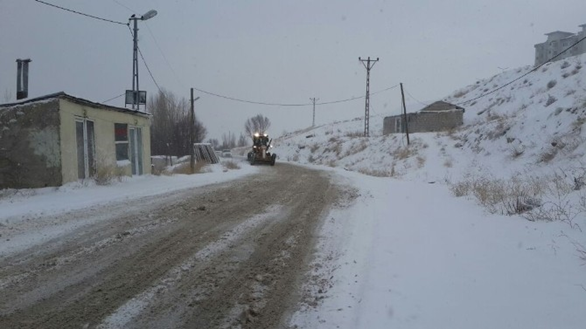 Van-Bahçesaray Karayolu Ulaşıma Açıldı