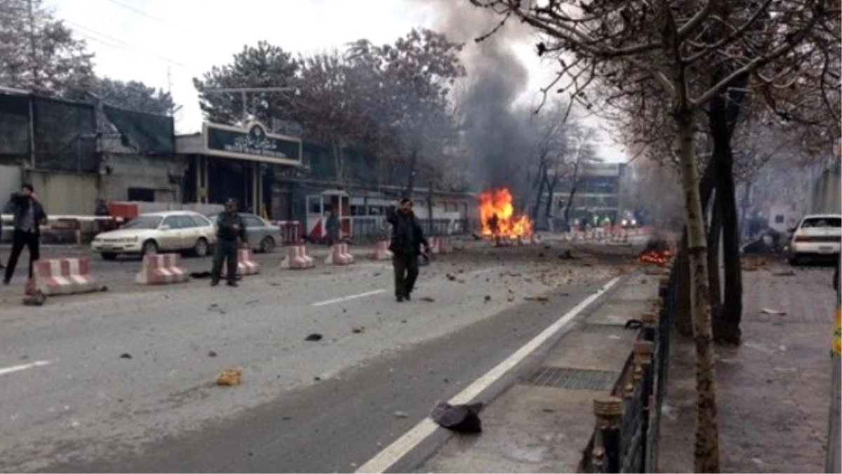 Afganistan\'da Milletvekiline Bombalı Saldırı
