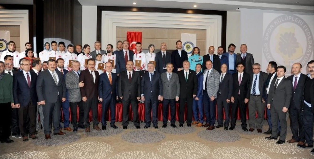 Başkan Akyürek, "Yılın Enleri" Ödül Törenine Katıldı