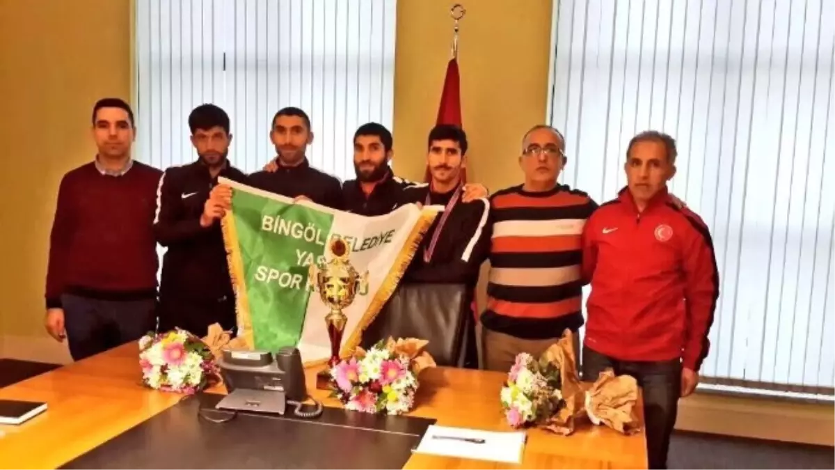 Bingöl Belediyesi Yaşamspor Türkiye Birincisi Oldu