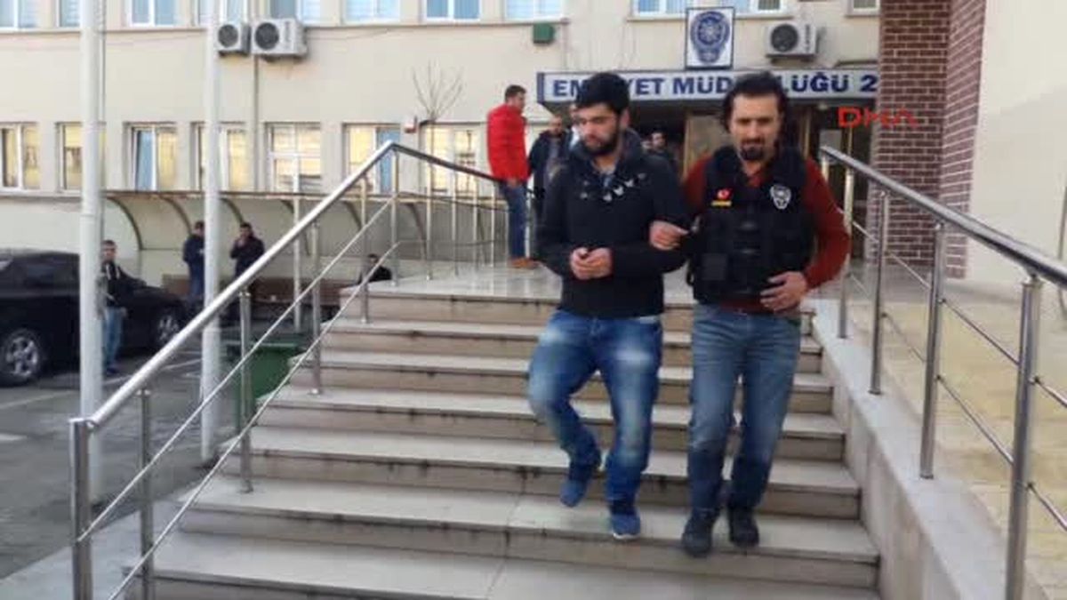 Bursa\'da Ticari Taksiyle Uyuşturucu Naklini Polis Bozdu
