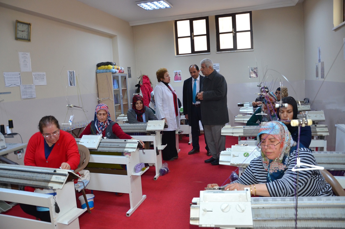 Büyükşehir Özalper Semt Konağı\'ndan Halep Üşümesin Kampanyası