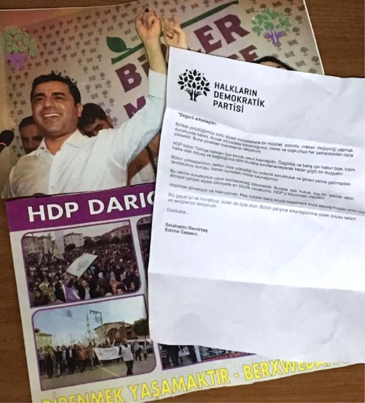 Cezaevindeki Demirtaş\'ın Mektubu Dağıtıldı