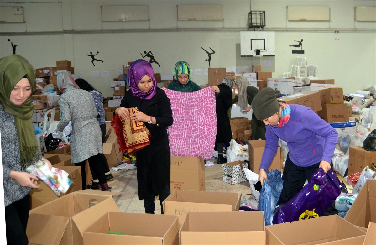 Dumlupınar Üniversitesinden Haleplilere Yardım