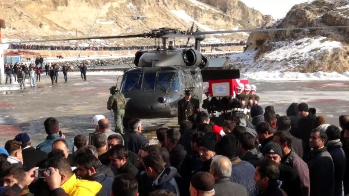 El Bab Şehidi Bozarslan, Bitlis\'te Gözyaşlarıyla Toprağa Verildi