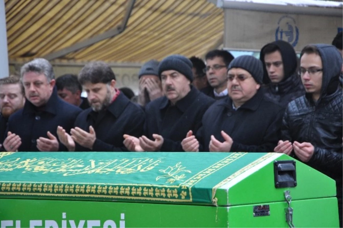 Epilepsi Hastası Büşra\'nın Cenazesi Gözyaşları Arasında Toprağa Verildi